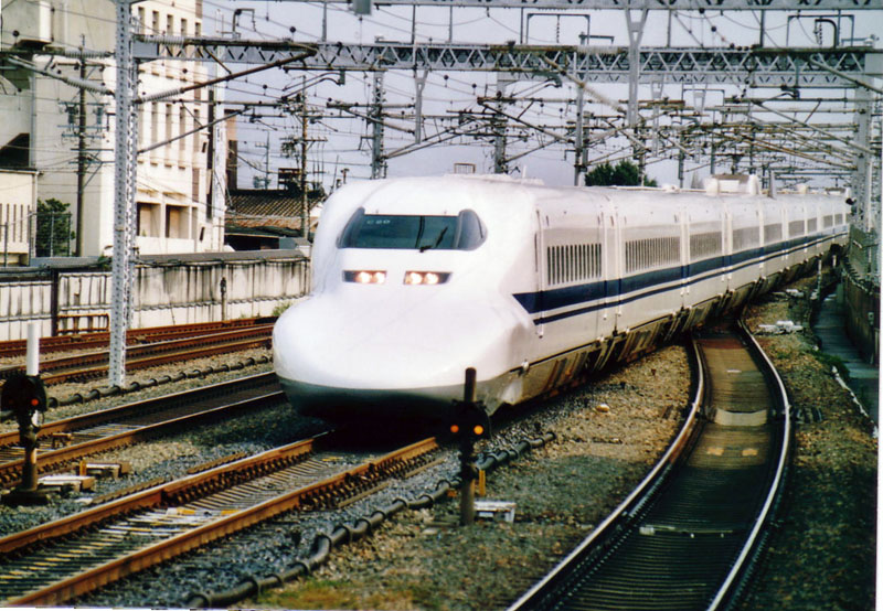 700系C22編成 – 4号車の5号車寄り